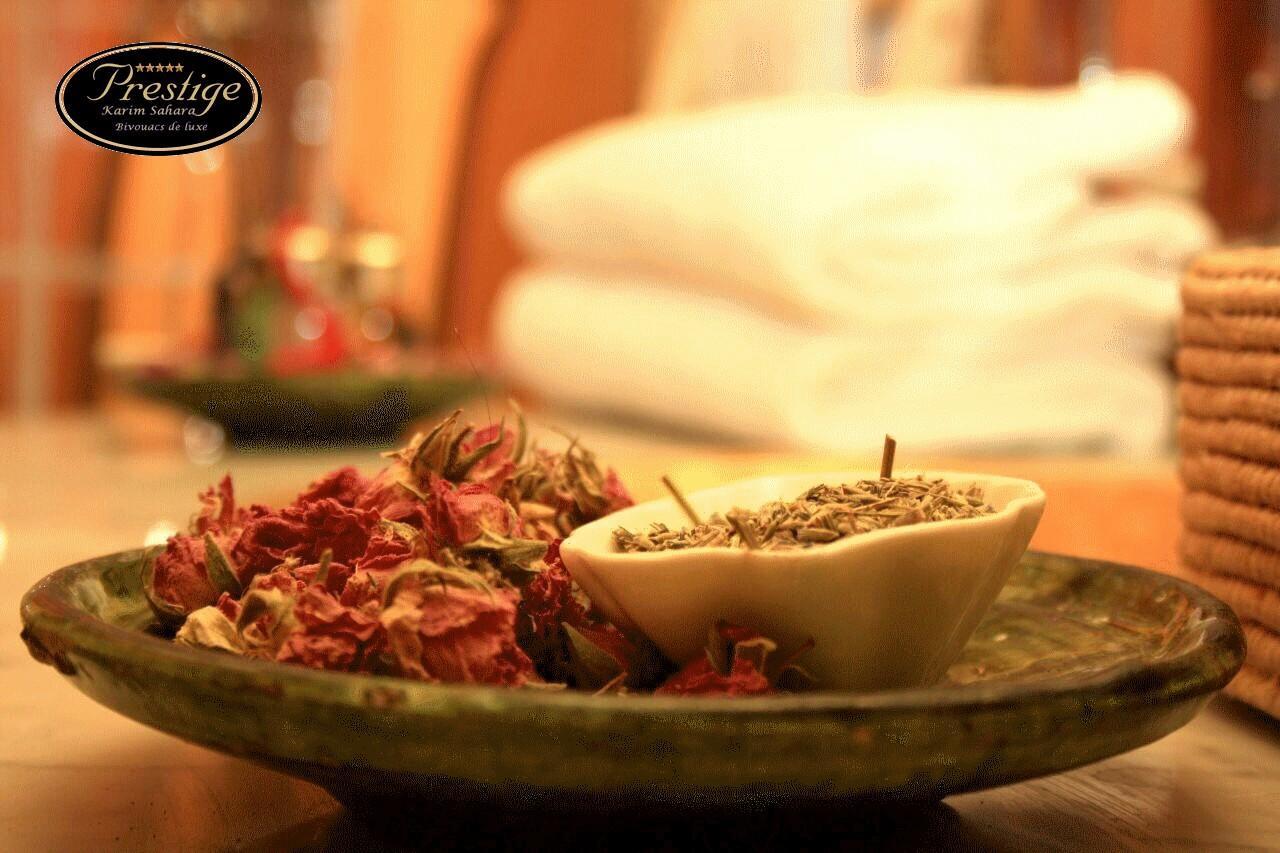 Karim Sahara Prestige Hotel ซากอร่า ภายนอก รูปภาพ